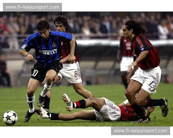 蓝黑风暴席卷梅阿查：国际米兰vs热那亚直播，见证意甲冠军底色的终极较量